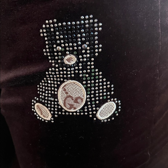 GUCCI-Women's Velvet Tracksuit in Dark Brown with Rhinestone Bears. - Picture 7 of 16